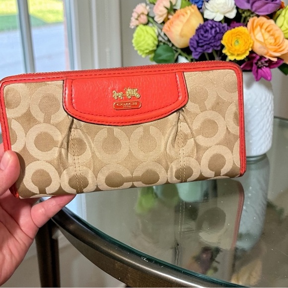 2 Piece Bundle Coach Madison Maggie Op Art Signature Jacquard Bag AND Wallet - Picture 5 of 9